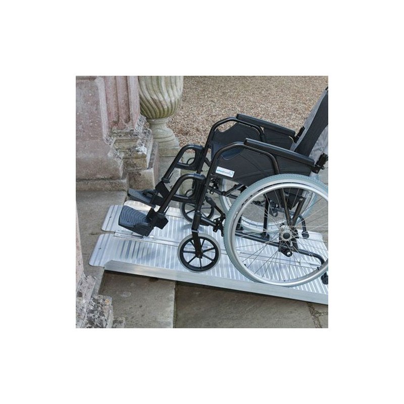 Rampe pliante en alu pour fauteuil roulant